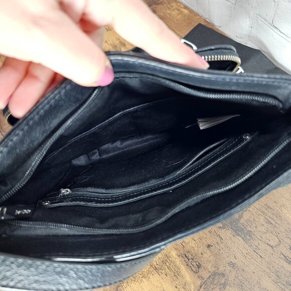 New Danier Black Leather Crossbody Purse - Picture 7 of 9